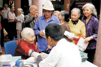 国会、高齢者等に関する法律執行でシンポ開催